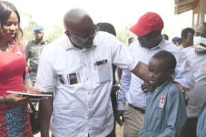 Mr-Pacifique-Kahasha-Birindwa-interacting-with-a-STEP-student